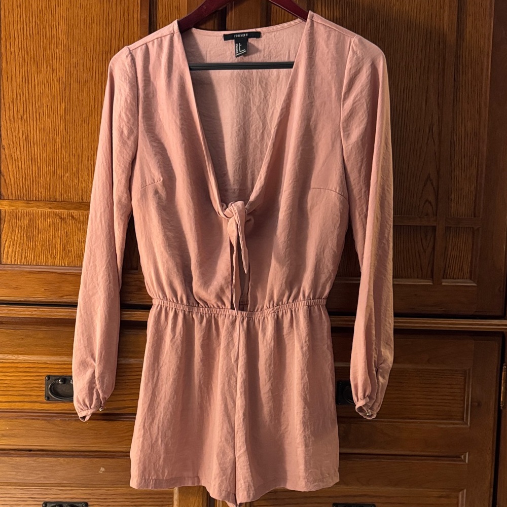 Forever 21 V-neck Plunge Tie Front Cutout Romper Crinkle Blush Romantic Boho
